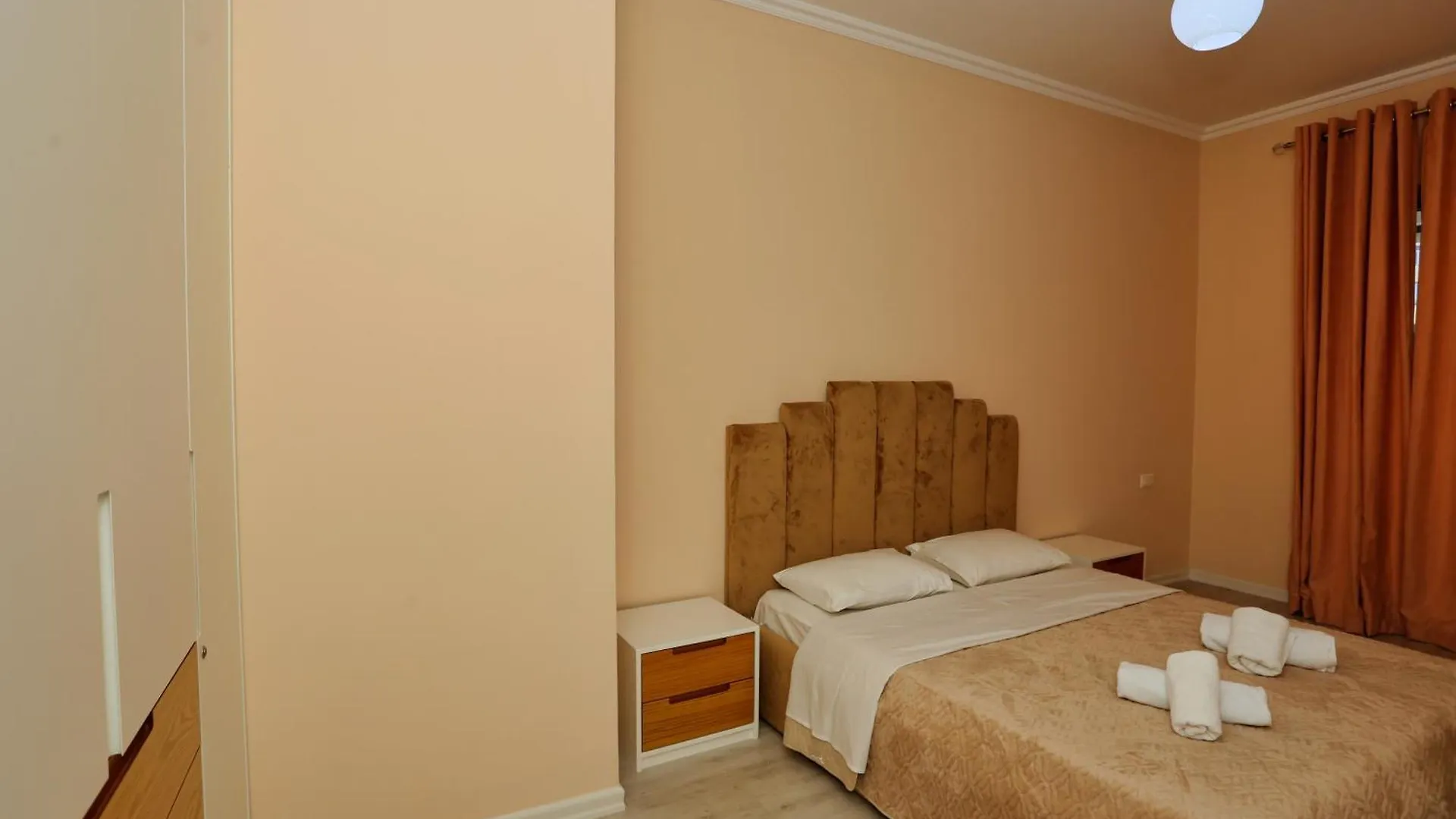 Luxury Apartment Square 21Tirana 0*, Tirana Albania
